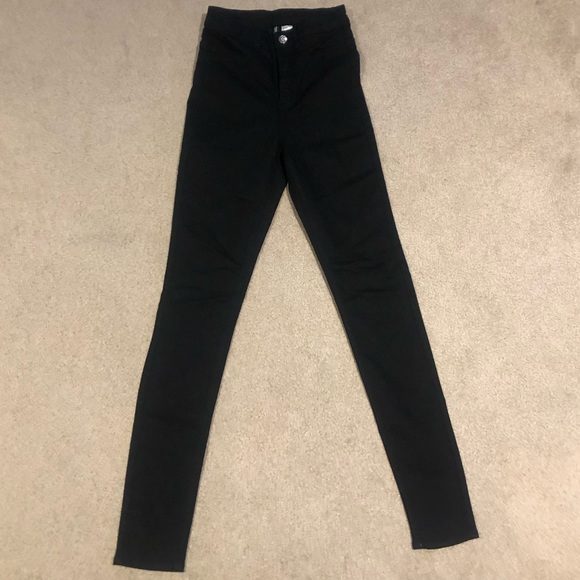 H&M super skinny high jeans in black. Size US 0. - Picture 5 of 10